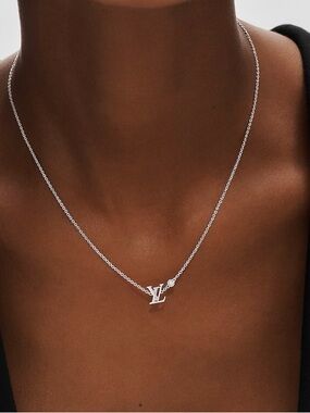 Louis Vuitton White 18k Gold w/ Diamond LV Pendant Necklace